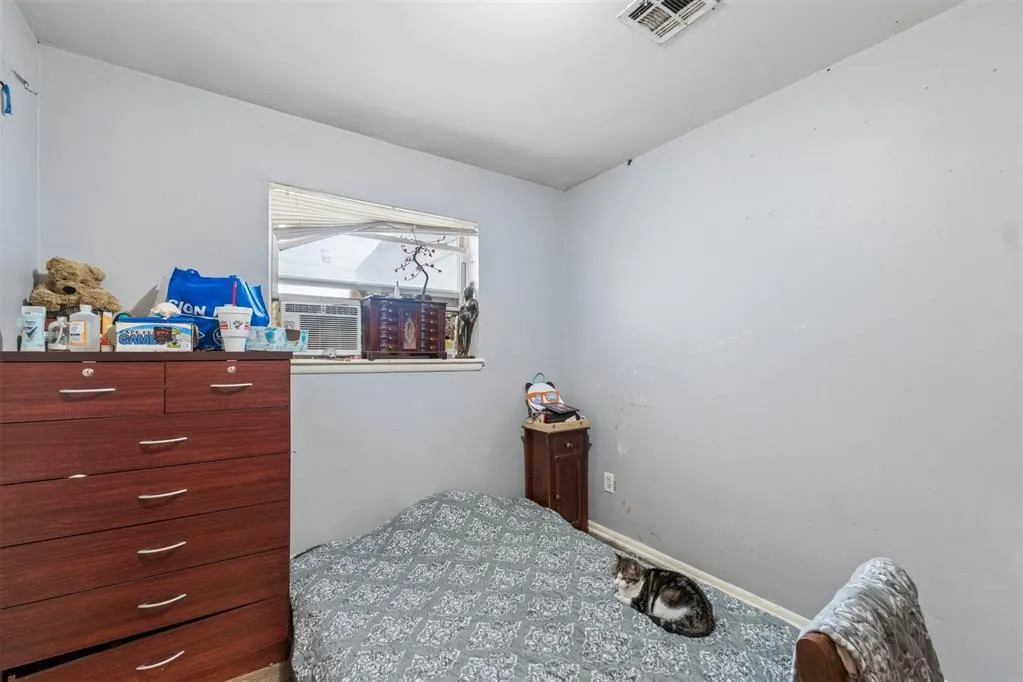 Photo 15 — 908 SW 3rd Street, Moore, OK 73160