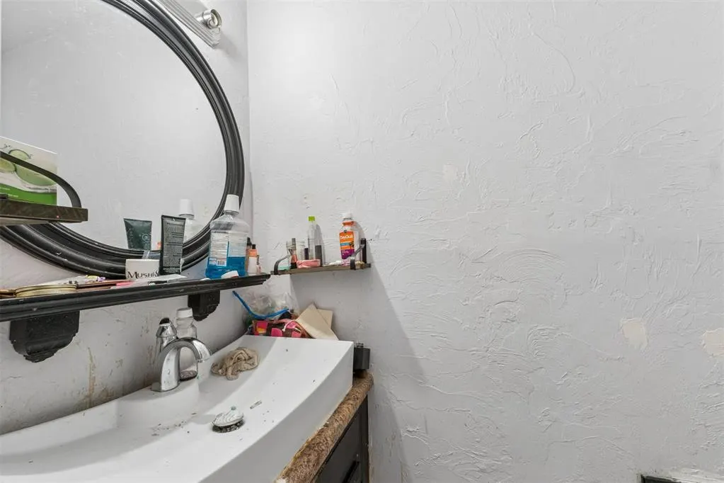 Photo 19 — 908 SW 3rd Street, Moore, OK 73160