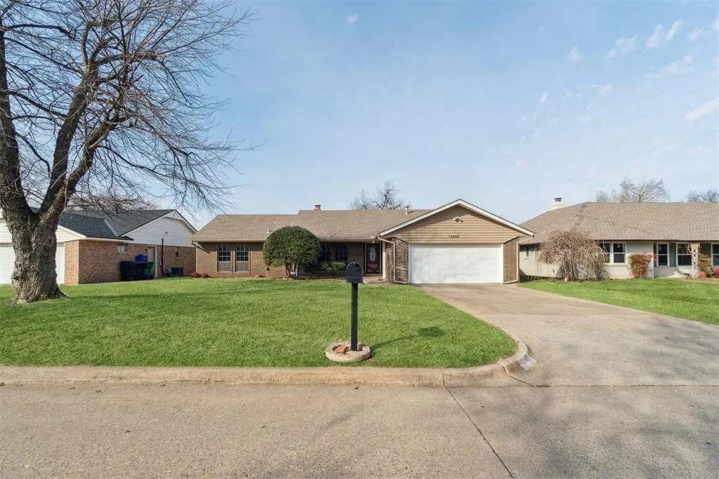 Front exterior — 11805 Ashford Drive, Yukon, OK 73099