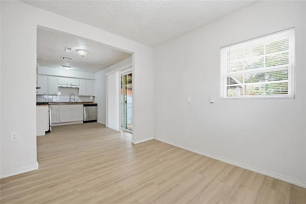 Photo 14 — 2117 Queensbury Road, Moore, OK 73160