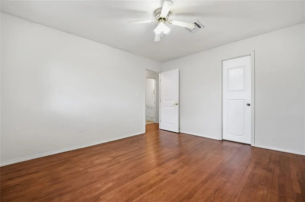 Photo 17 — 2117 Queensbury Road, Moore, OK 73160