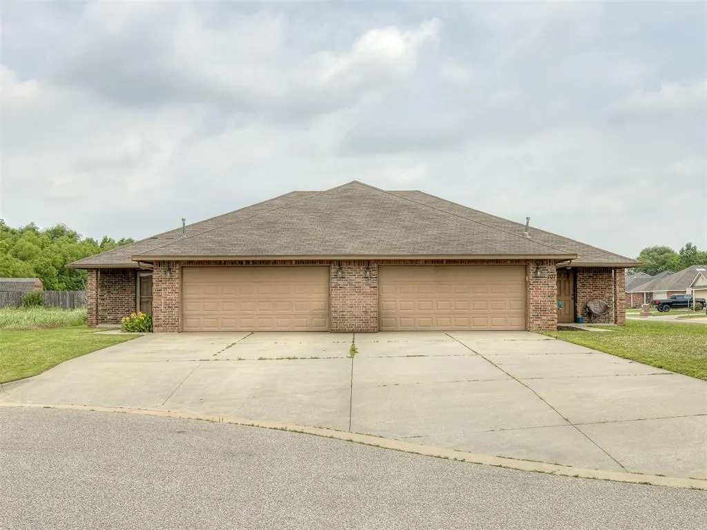 Front exterior — 705 NE 21st Street 707, Newcastle, OK 73065