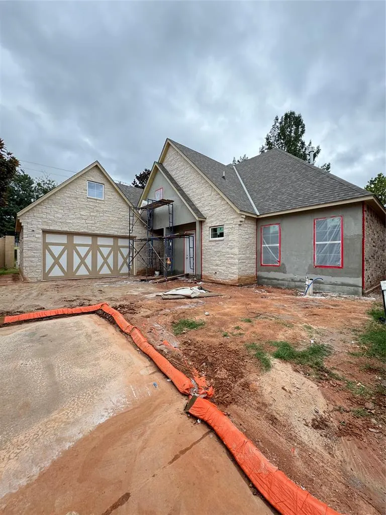 Front exterior — 909 Villas Creek Drive, Edmond, OK 73003