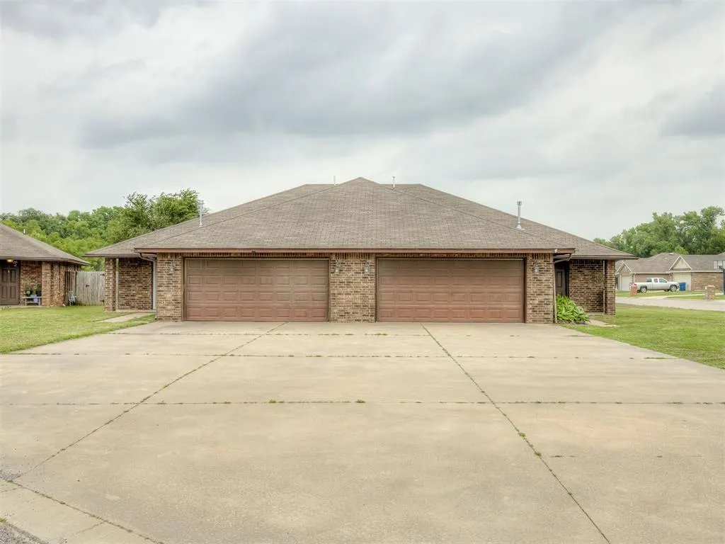 Front exterior — 707 NE 21st Terrace 709, Newcastle, OK 73065