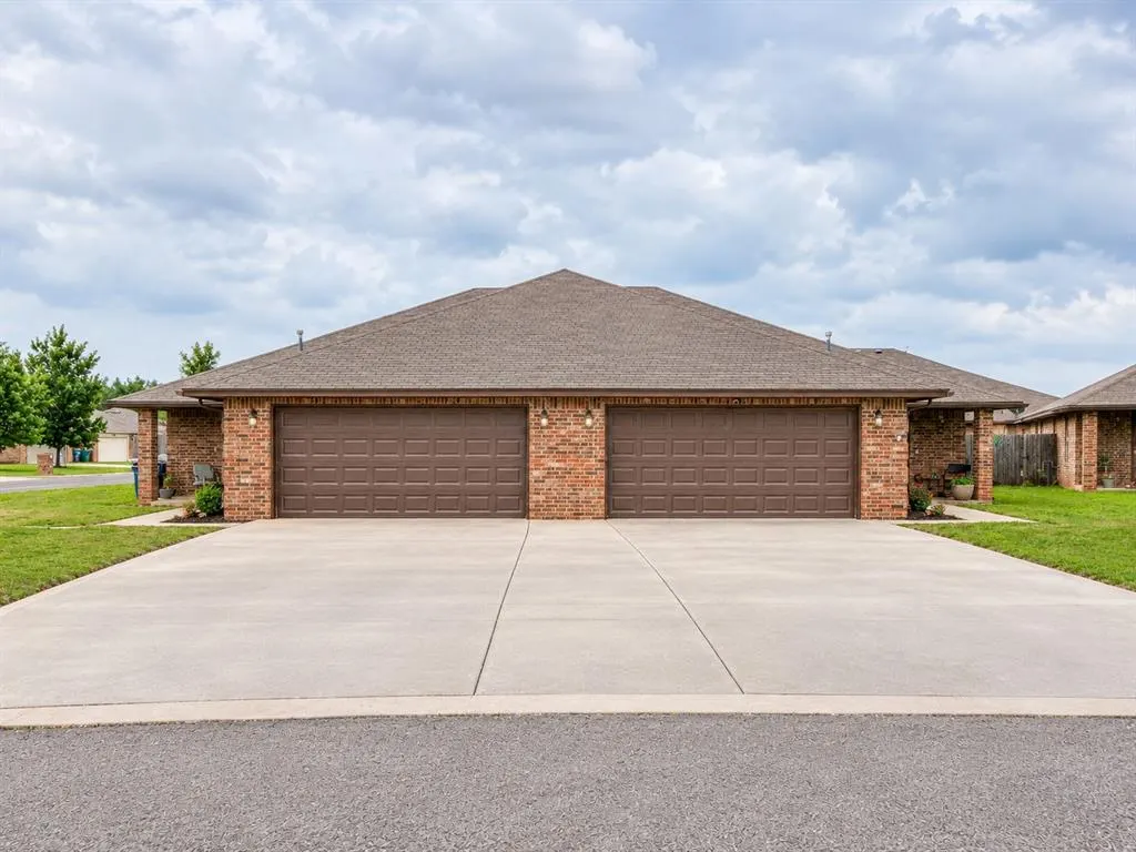 Front exterior — 708 NE 21st Terrace 710, Newcastle, OK 73065
