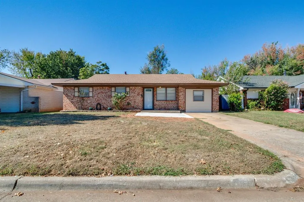 Front exterior — 2105 Candy Lane, Del City, OK 73115