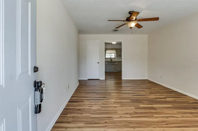 Photo 4 — 2105 Candy Lane, Del City, OK 73115