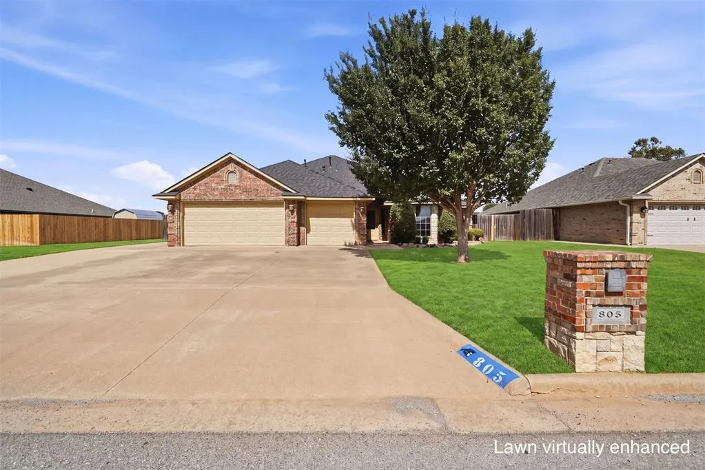 Front exterior — 805 Candace Lane, Altus, OK 73521