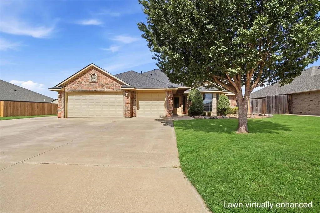 Photo 3 — 805 Candace Lane, Altus, OK 73521