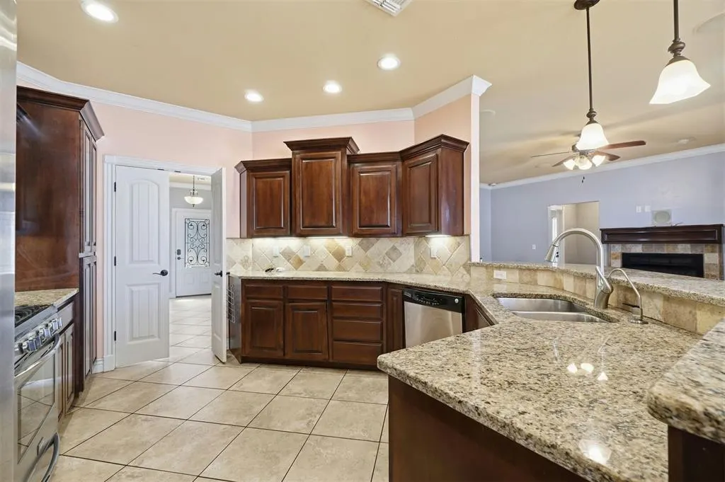 Photo 10 — 805 Candace Lane, Altus, OK 73521
