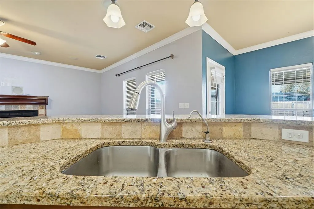 Photo 12 — 805 Candace Lane, Altus, OK 73521