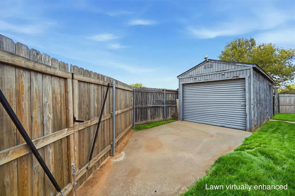 Photo 48 — 805 Candace Lane, Altus, OK 73521