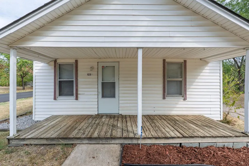 Photo 2 — 1229 N Center Avenue, Shawnee, OK 74801