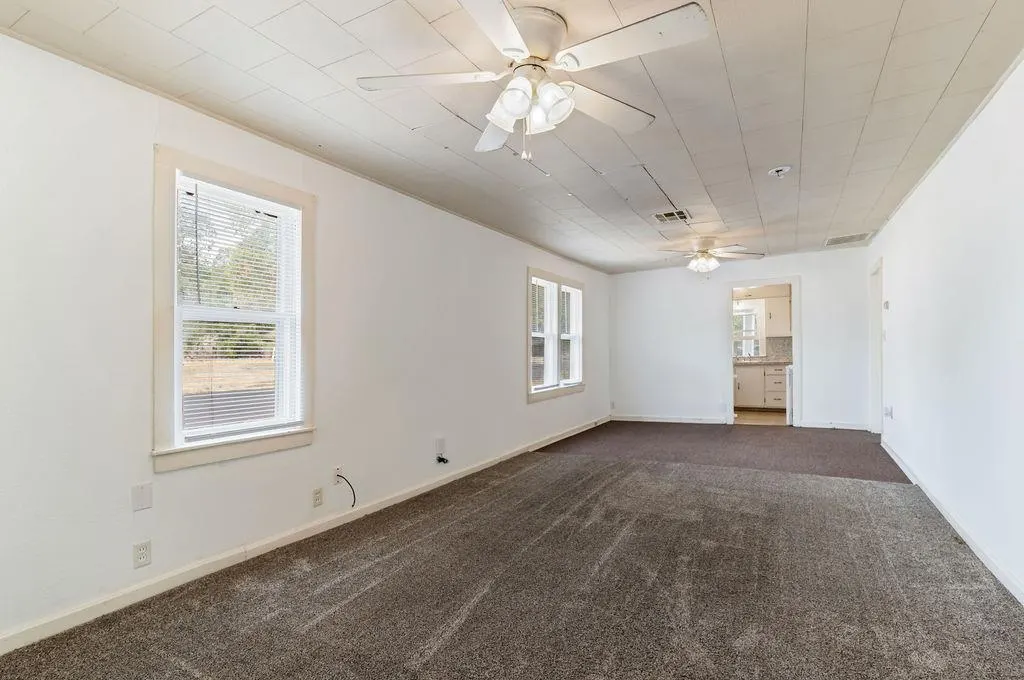 Photo 4 — 1229 N Center Avenue, Shawnee, OK 74801