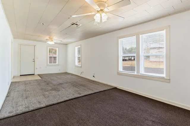 Photo 8 — 1229 N Center Avenue, Shawnee, OK 74801