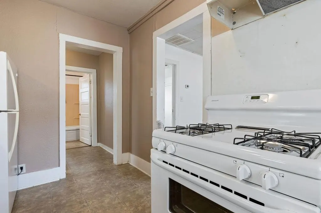 Photo 12 — 1229 N Center Avenue, Shawnee, OK 74801