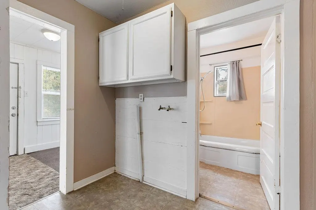 Photo 13 — 1229 N Center Avenue, Shawnee, OK 74801