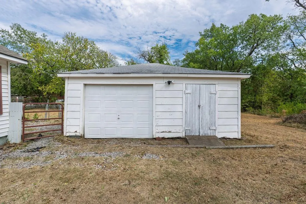 Photo 33 — 1229 N Center Avenue, Shawnee, OK 74801