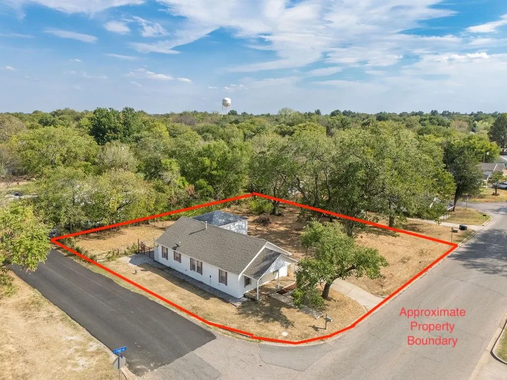 Photo 34 — 1229 N Center Avenue, Shawnee, OK 74801