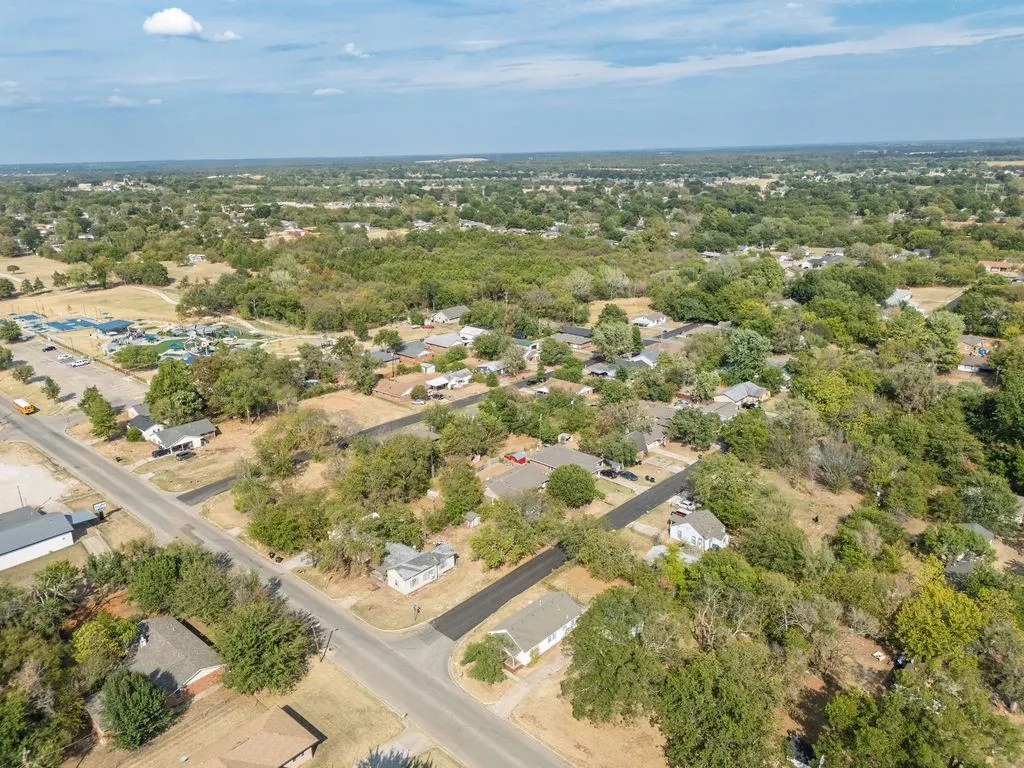Photo 36 — 1229 N Center Avenue, Shawnee, OK 74801