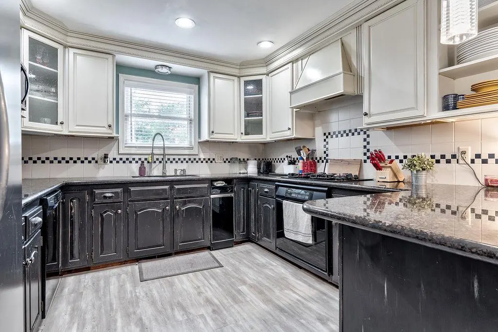 Photo 17 — 8813 Lakeaire Drive, Oklahoma City, OK 73132