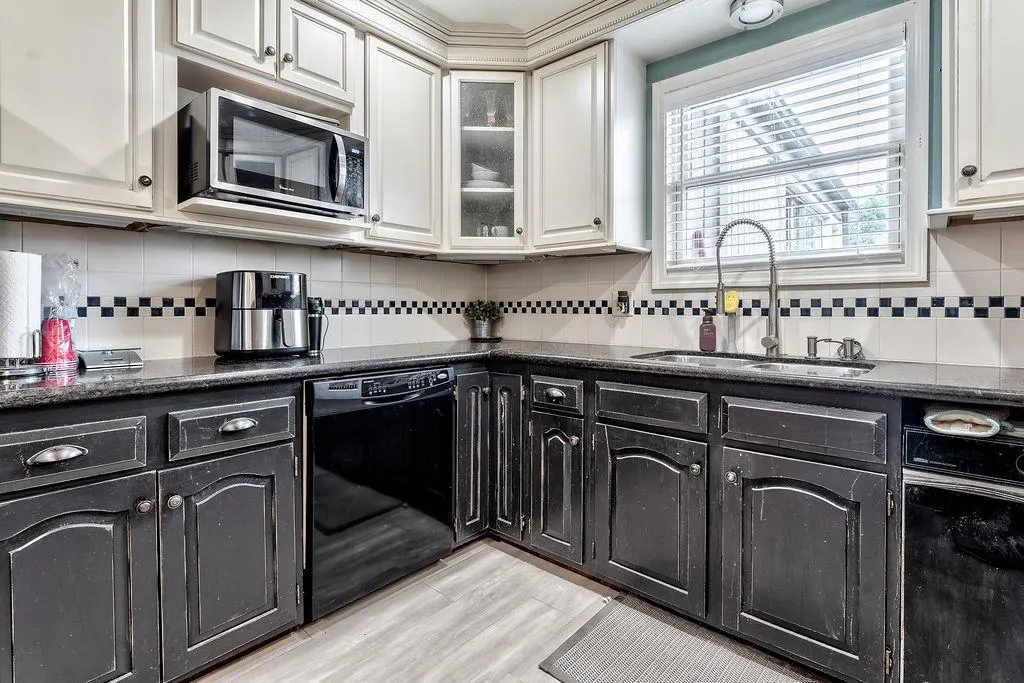 Photo 18 — 8813 Lakeaire Drive, Oklahoma City, OK 73132