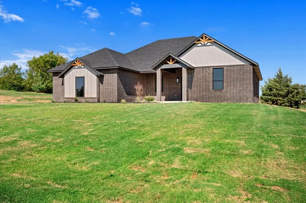 Photo 2 — 2320 Baker Street, Blanchard, OK 73010
