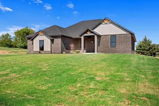 Photo 2 — 2320 Baker Street, Blanchard, OK 73010