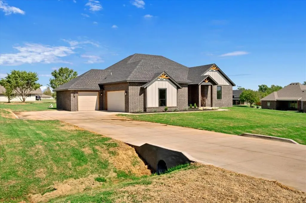 Photo 3 — 2320 Baker Street, Blanchard, OK 73010