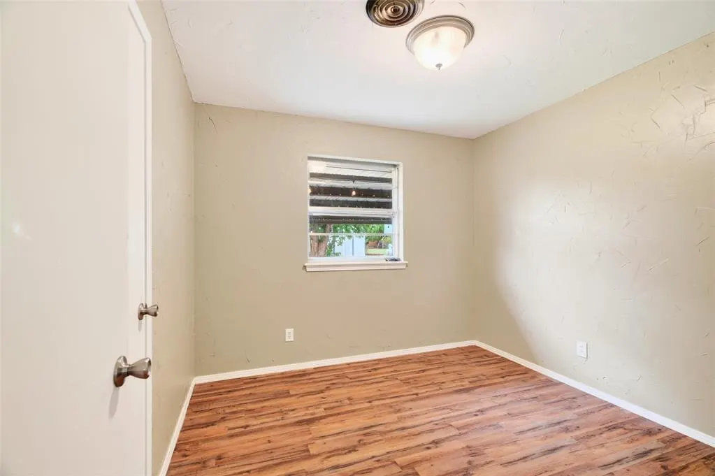 Photo 8 — 212 Vine Street, Yukon, OK 73099