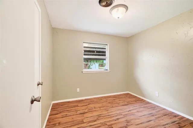 Photo 8 — 212 Vine Street, Yukon, OK 73099