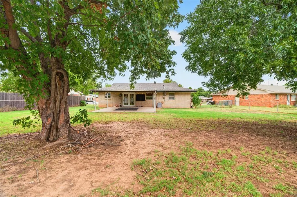 Photo 16 — 212 Vine Street, Yukon, OK 73099