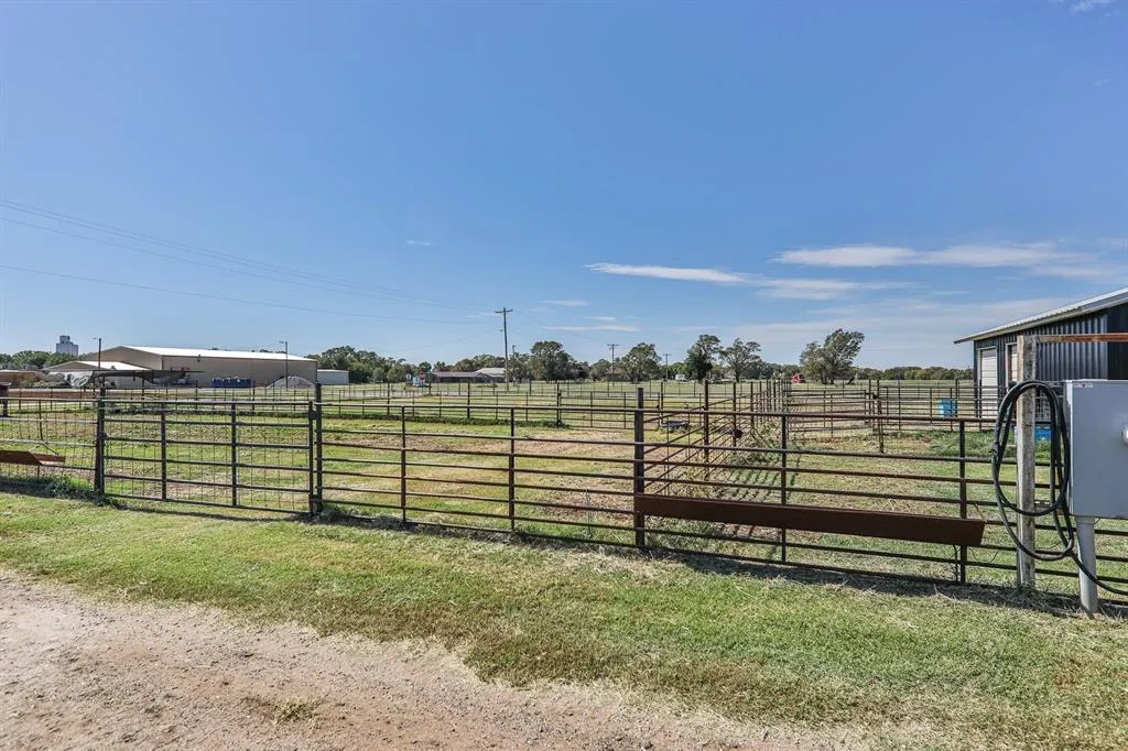 Photo 35 — 1238 Main Street, Dacoma, OK 73131