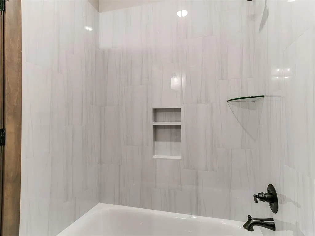 Photo 12 — 990614 Hickory Grove Trail, Harrah, OK 73045