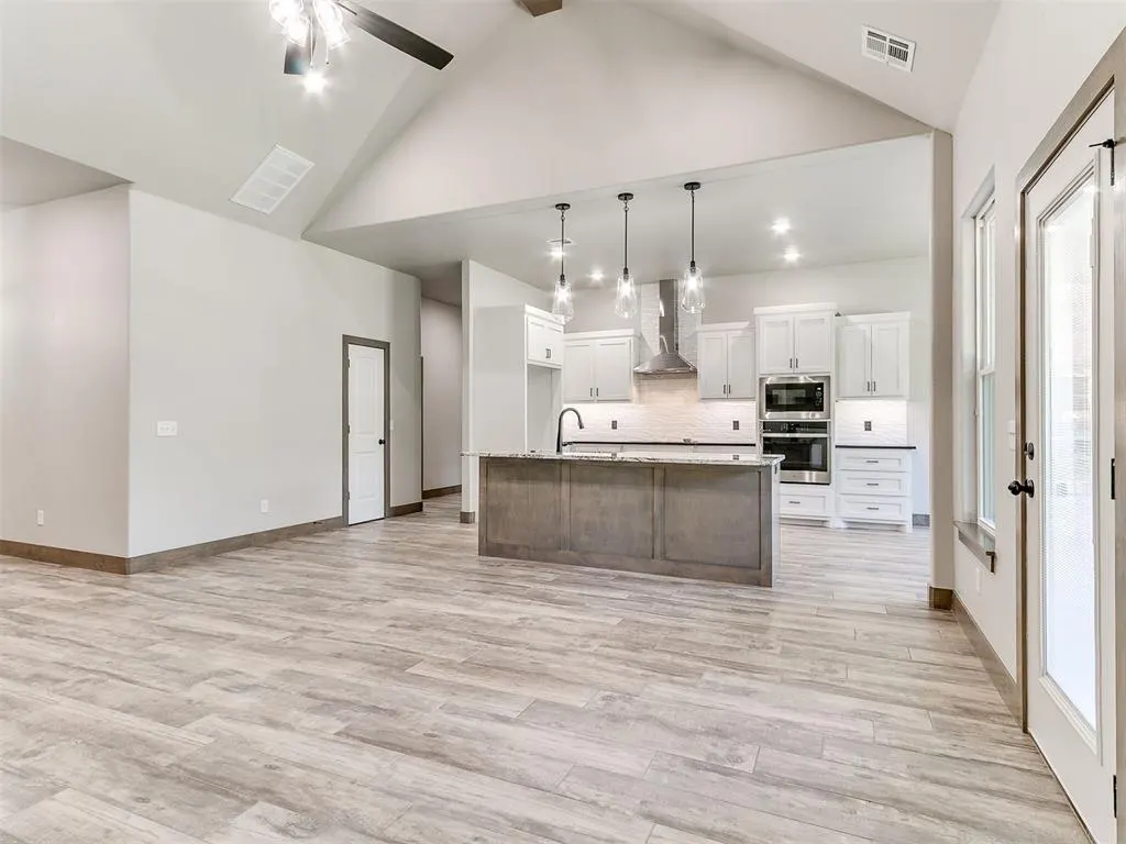 Photo 17 — 990614 Hickory Grove Trail, Harrah, OK 73045