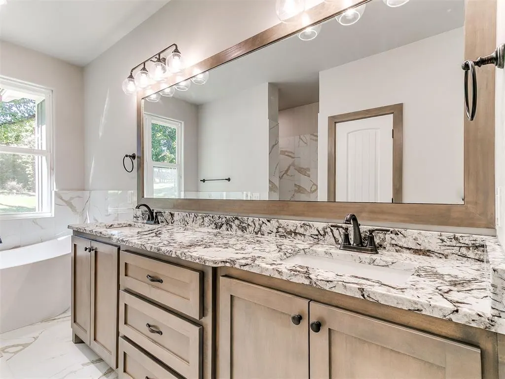 Photo 36 — 990614 Hickory Grove Trail, Harrah, OK 73045