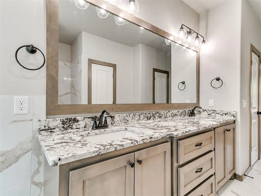 Photo 37 — 990614 Hickory Grove Trail, Harrah, OK 73045