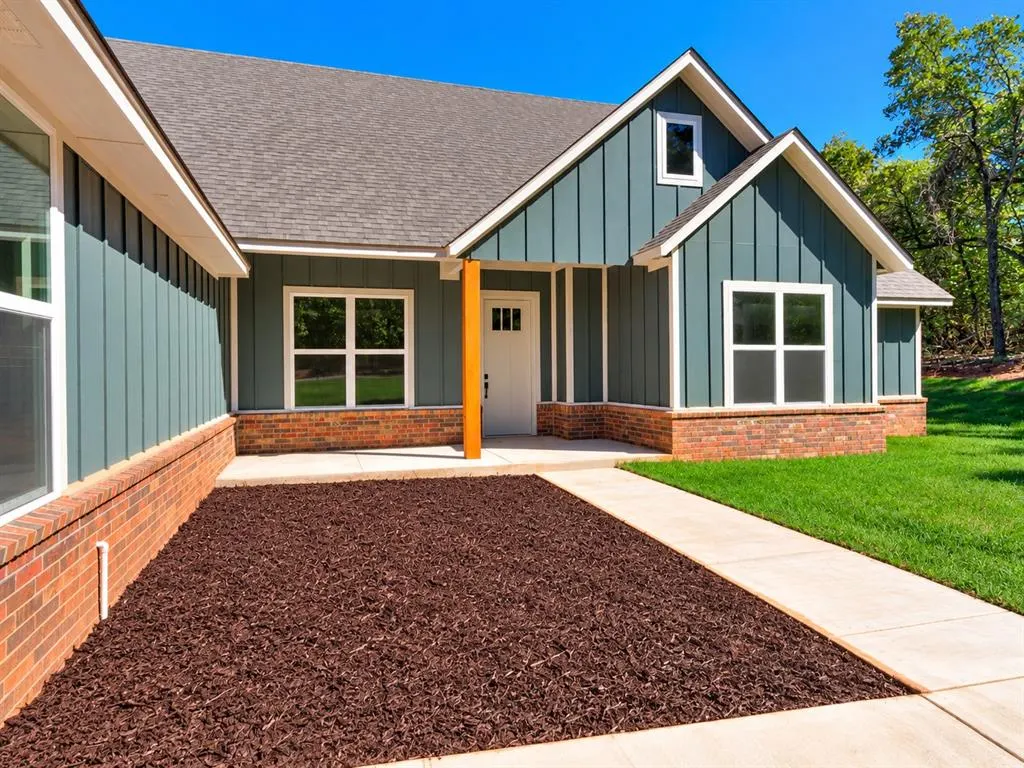 Photo 4 — 990614 Hickory Grove Trail, Harrah, OK 73045