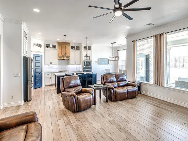 Photo 7 — 1407 Presidio Drive, Norman, OK 73072