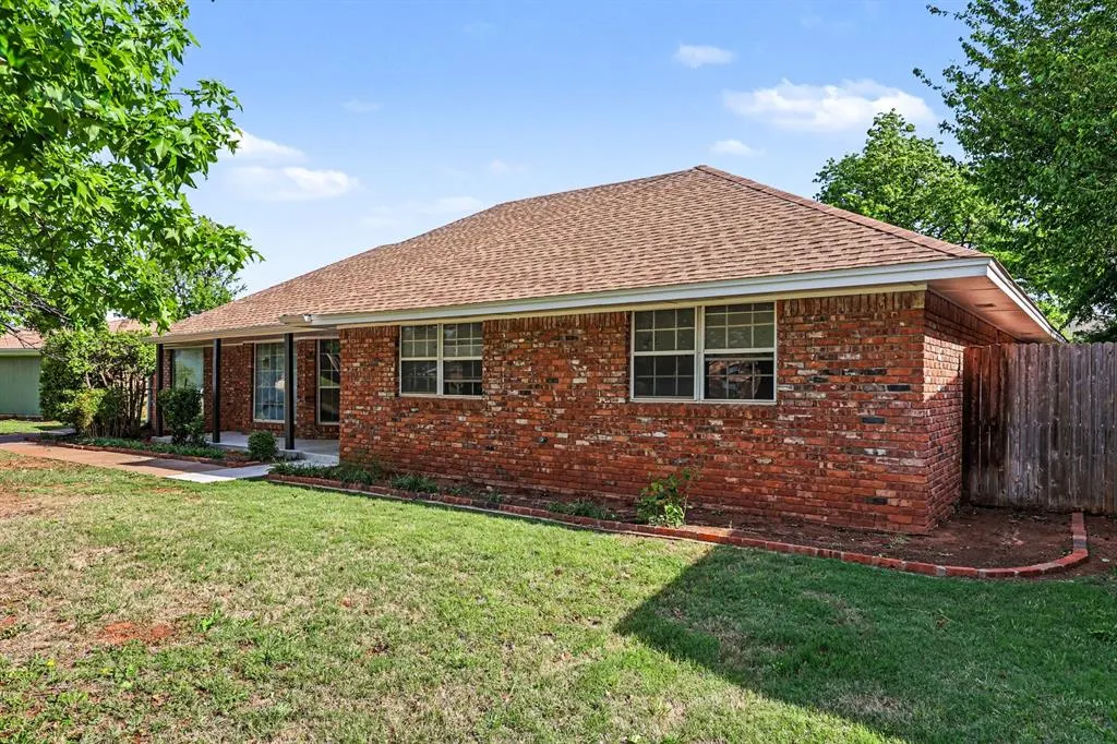 Photo 2 — 2813 NW 117th Street, Oklahoma City, OK 73120