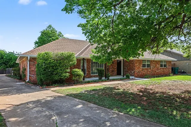 Photo 3 — 2813 NW 117th Street, Oklahoma City, OK 73120