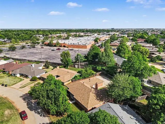 Photo 5 — 2813 NW 117th Street, Oklahoma City, OK 73120