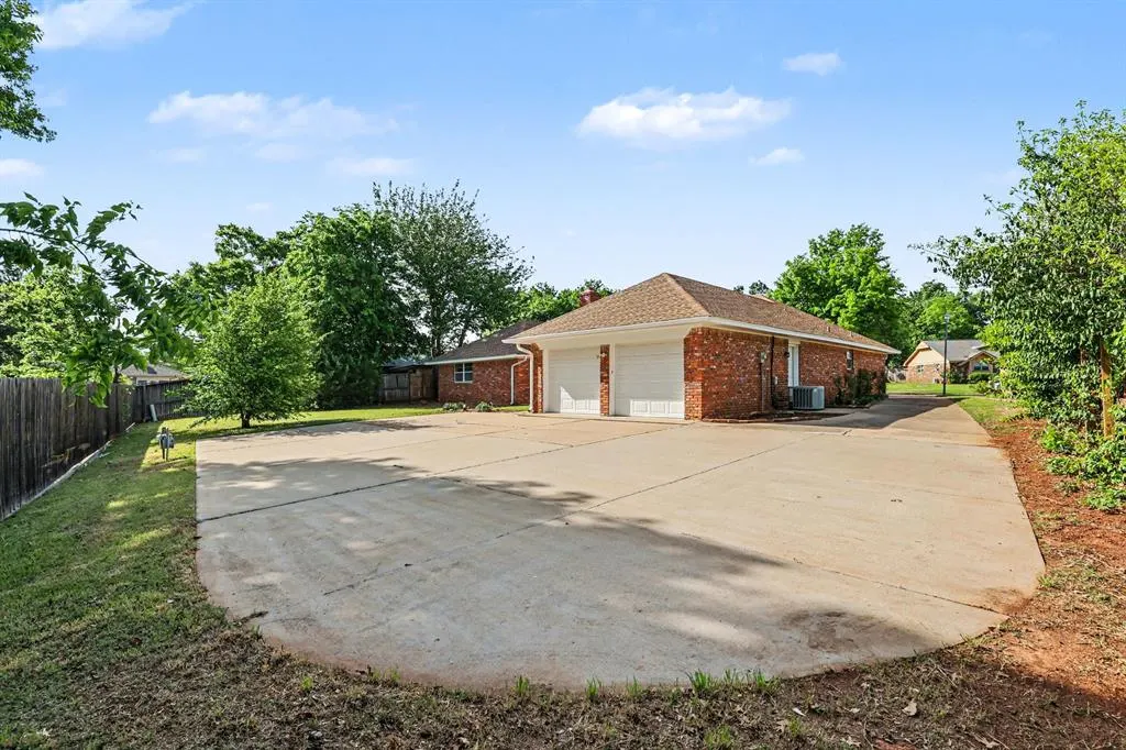 Photo 40 — 2813 NW 117th Street, Oklahoma City, OK 73120