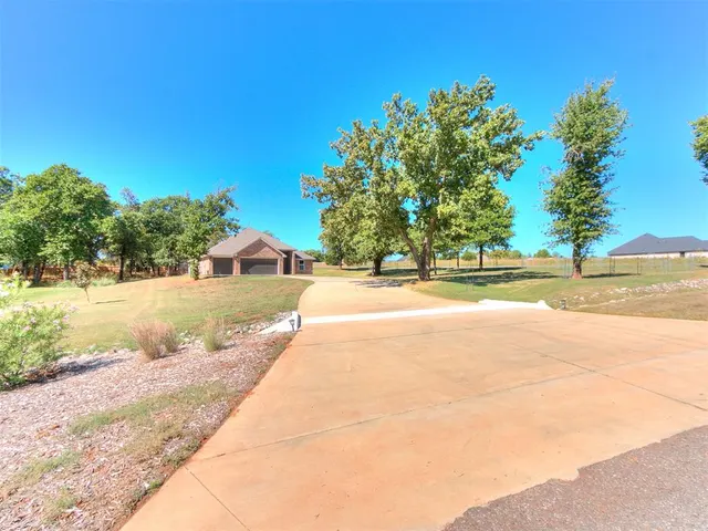 Photo 2 — 2006 Ethans Roar Road, Blanchard, OK 73010