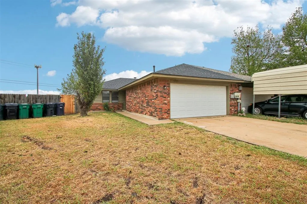 Photo 2 — 605 NW 121st Terrace, Oklahoma City, OK 73114