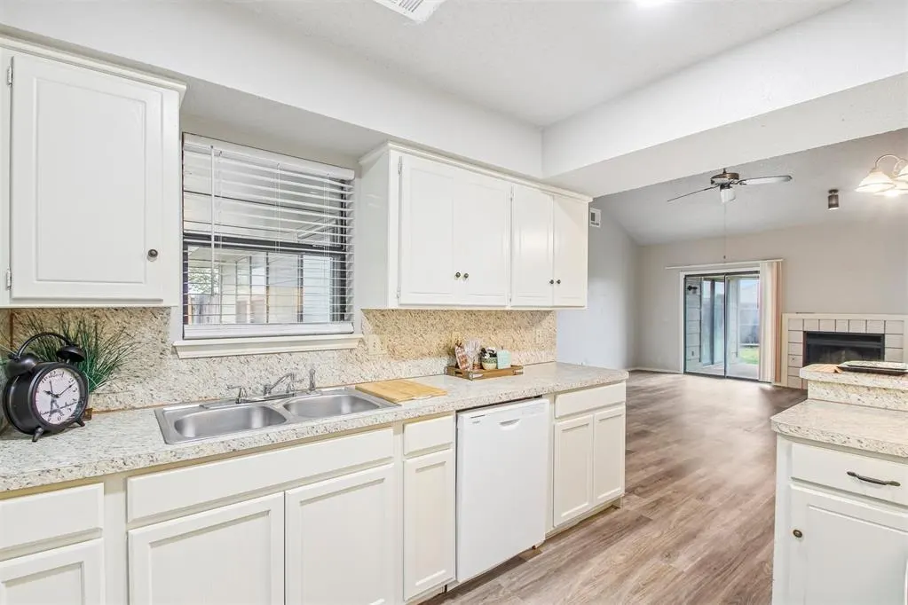 Photo 10 — 605 NW 121st Terrace, Oklahoma City, OK 73114