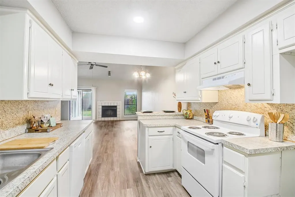 Photo 11 — 605 NW 121st Terrace, Oklahoma City, OK 73114