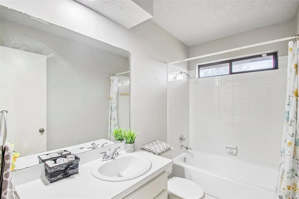 Photo 19 — 605 NW 121st Terrace, Oklahoma City, OK 73114