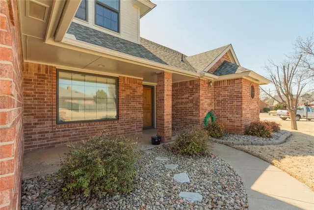 Photo 2 — 2900 Jannas Trail, Edmond, OK 73012