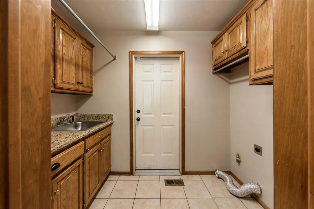 Photo 9 — 2900 Jannas Trail, Edmond, OK 73012